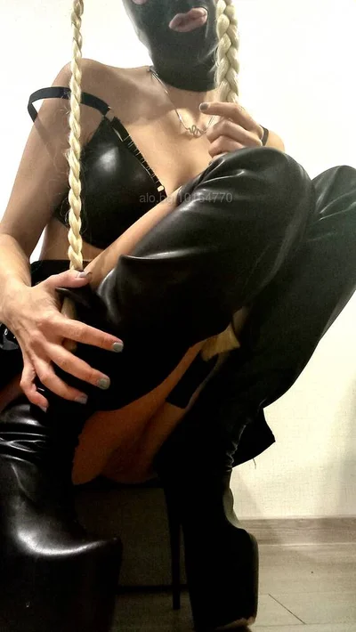 Компаньонка Пловдив - MASTERDOMME LILLIANA.VESS - Пенис колан, Строга господарка, BDSM - снимка 15
